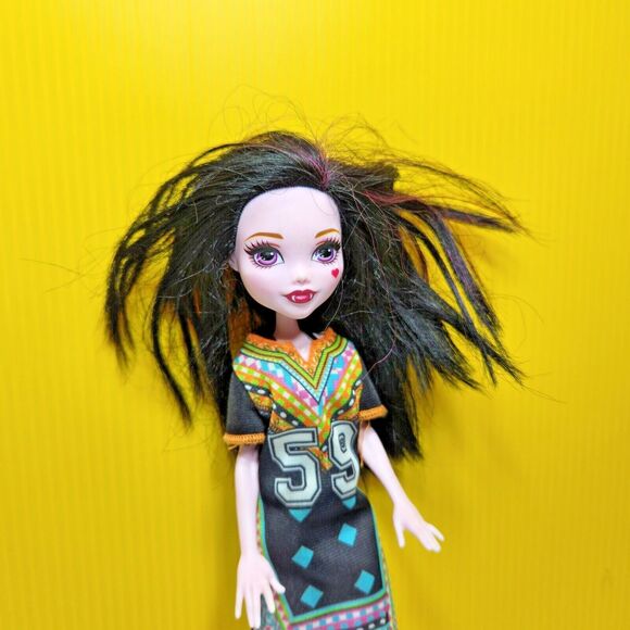 Monster High Doll Draculaura 2015 Mattel Black Hair Pink Streaks 11" Toy Figure - Picture 2 of 11